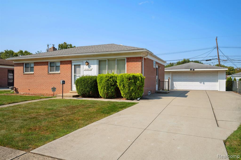 Hayes Rd, Warren, MI 48088