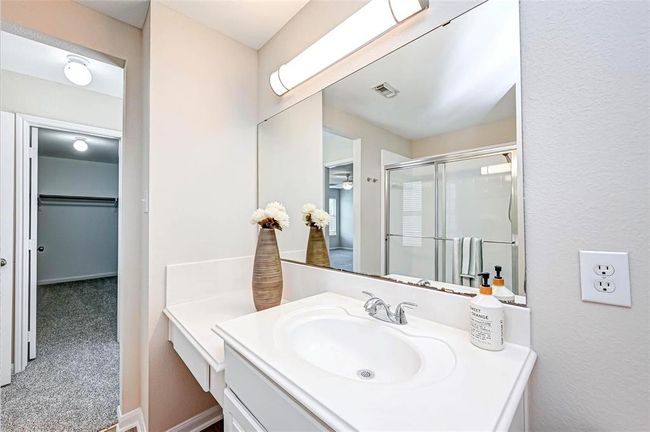This space feels like your own retreat with elegant design and a soothing ambiance. | Image 29
