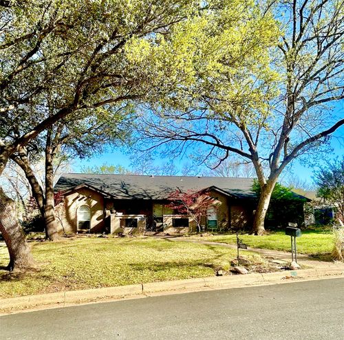 1900 Cripple Creek Dr, Euless, TX, 76039-2205 | Card Image