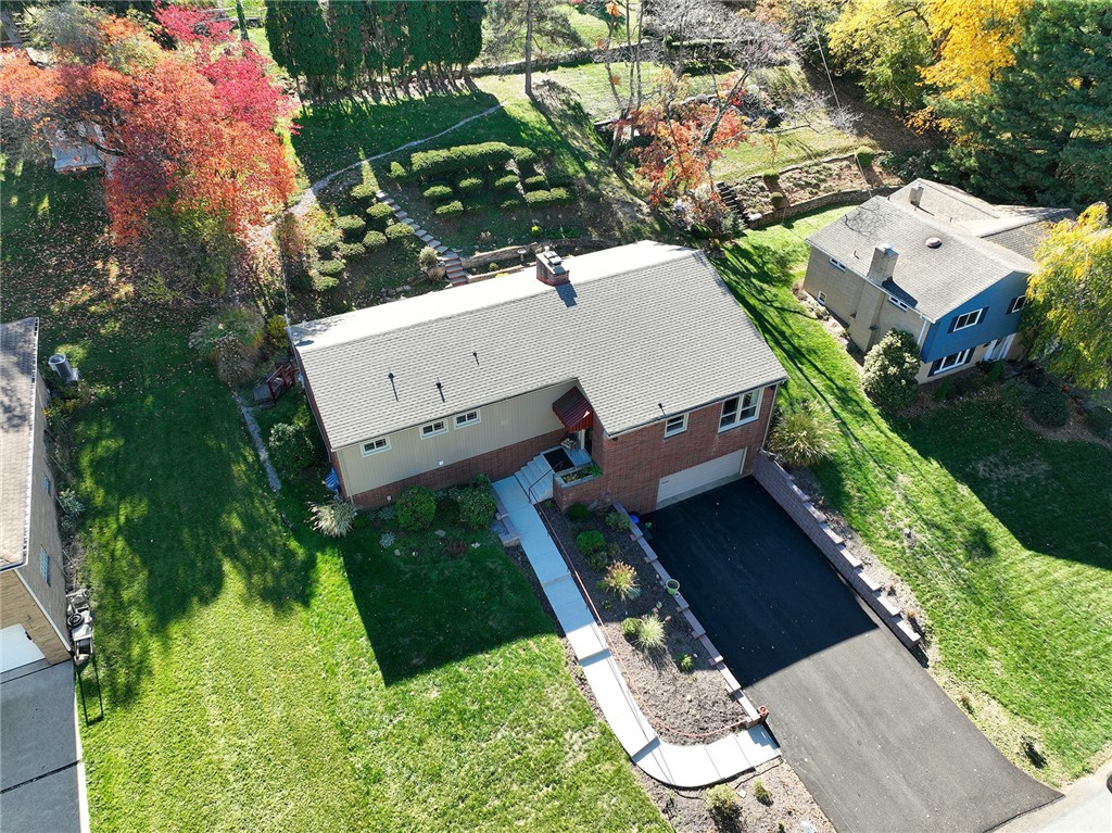 Grienbrier Dr, Carnegie, PA 15106