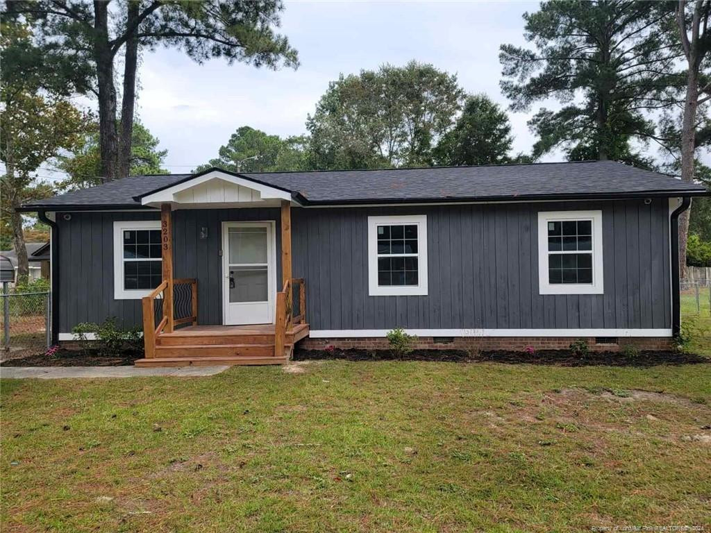 Periwinkle Dr, Fayetteville, NC 28306