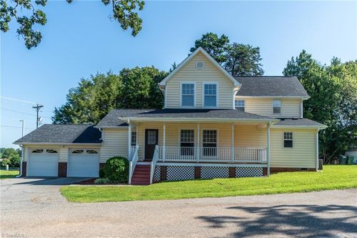 101 Windsor Gate Ct, Winston Salem, NC, 27104-3071 | Card Image