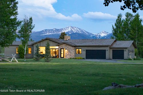 6300 Aspen Dr, Jackson, WY, 83001-9356 | Card Image