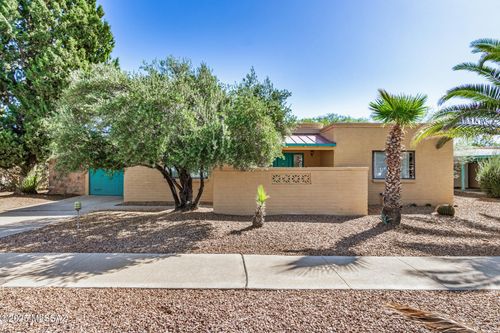 741 S Abrego Drive, Green Valley, AZ, 85614 | Card Image