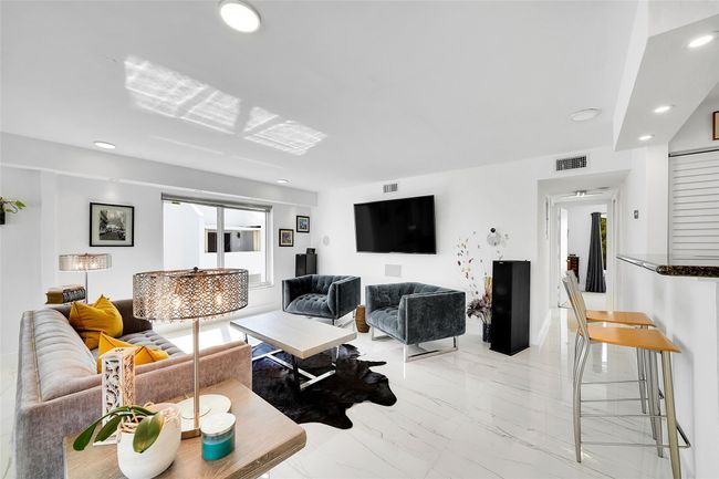 APT-401D - 2860 Ne 14 Th Street Cswy, Condo with 2 bedrooms, 2 bathrooms and null parking in Pompano Beach FL | Image 7
