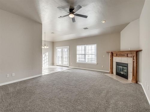 940 Ne 28th Street, Moore, OK, 73160 | Card Image