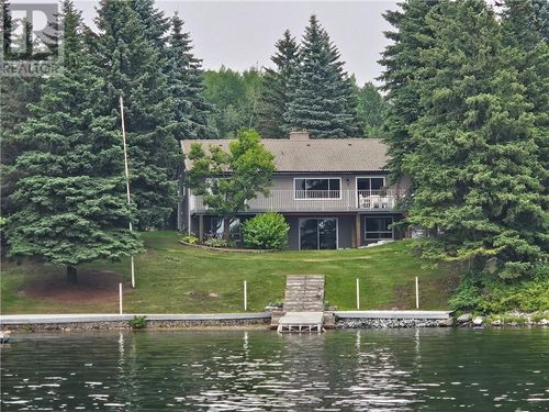 647 Kirkwood Dr, Sudbury, ON, P3E6J6 | Card Image