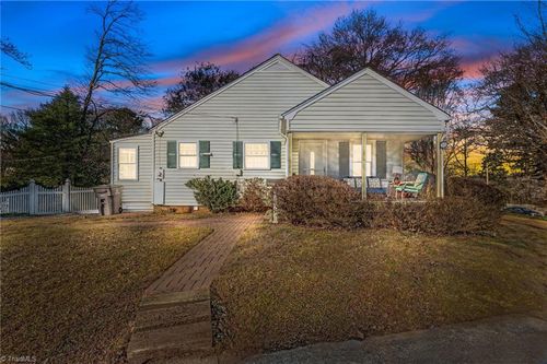 376 Park Blvd, Winston-Salem, NC, 27127-2046 | Card Image