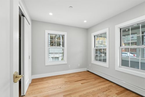 61 Howard St, Sleepy Hollow, NY, 10591-2216 | Card Image