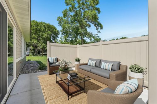 1287 Jefferson Ct, Shakopee, MN, 55379-7747 | Card Image