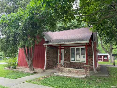 209 W Madison St, Athens, IL, 62613-9348 | Card Image