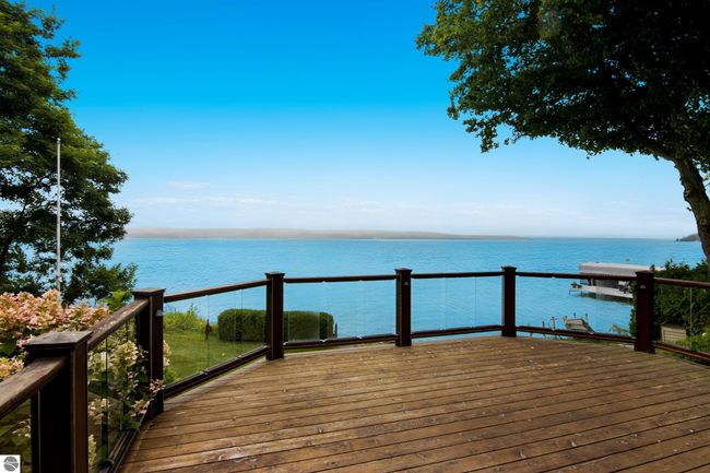 12305 3 Rd St, House other with 5 bedrooms, 4 bathrooms and null parking in Kewadin MI | Image 40