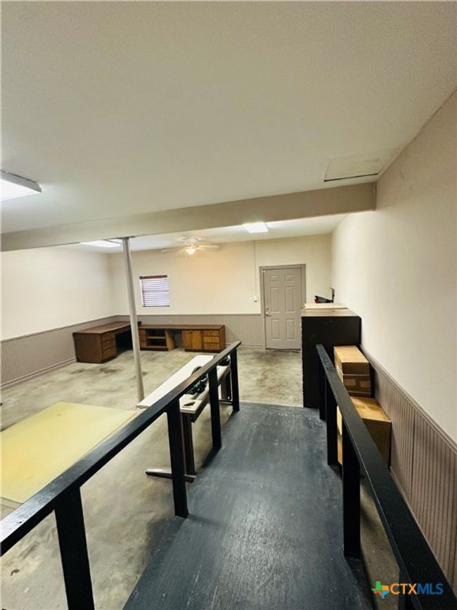 possible large conference/counseling room | Image 15