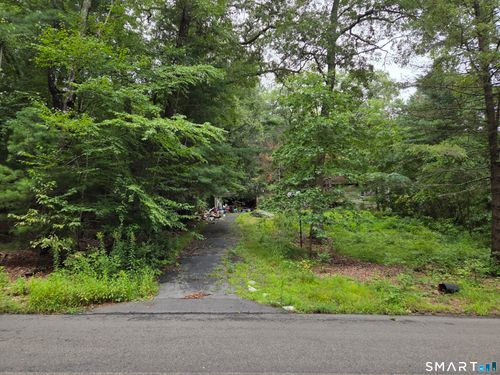 7 Hallsey Ln, Woodbridge, CT, 06525-1027 | Card Image