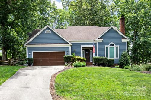 2133 Highland View Ln, Charlotte, NC, 28214-9425 | Card Image