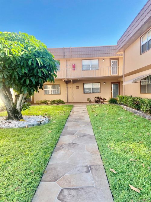 294 Brittany G, Delray Beach, FL, 33446-1102 | Card Image