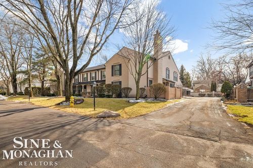2029 Shorepointe Ln, Grosse Pointe Woods, MI, 48236-1060 | Card Image