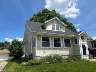 305 E Lake Avenue, House other with 3 bedrooms, 1 bathrooms and null parking in Barberton OH | Image 1