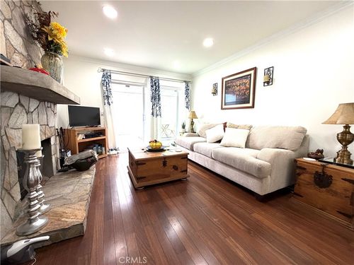 24373 La Glorita Cir, Newhall, CA, 91321-2305 | Card Image