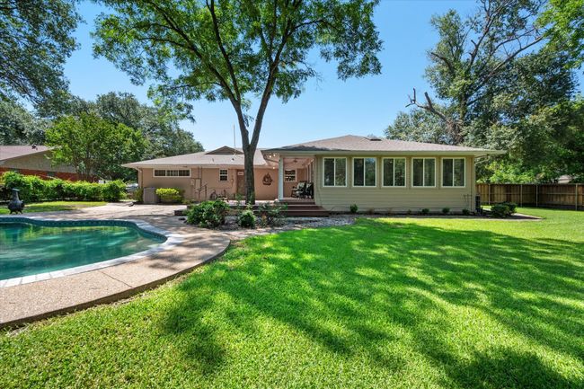 Large shaded lot | Image 35