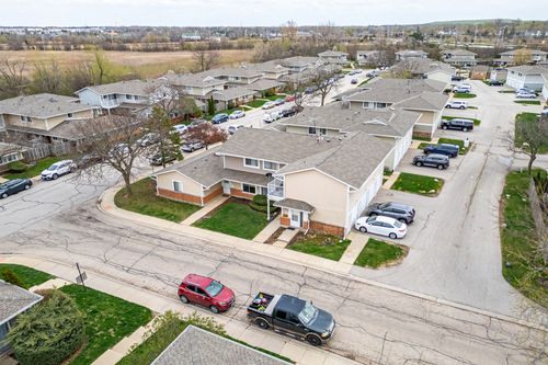 6102 Kit Carson Dr, Hanover Park, IL, 60133-4924 | Card Image