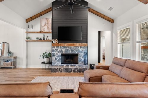 8221 David Ln, Midlothian, TX, 76065-2686 | Card Image