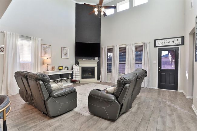 Natural light flows throughout the home, creating a bright and welcoming atmosphere. | Image 10