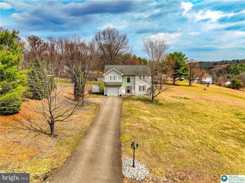 2260 Reo Dr, Effort, PA, 18330-9759 | Card Image