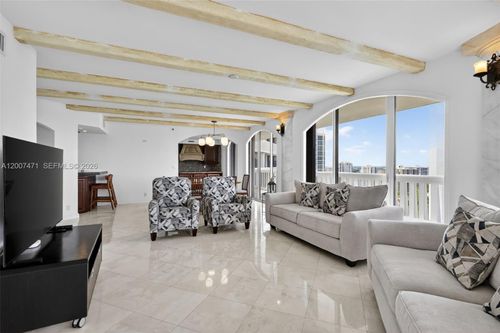 2305-3000 Island Blvd, Aventura, FL, 33160-4926 | Card Image