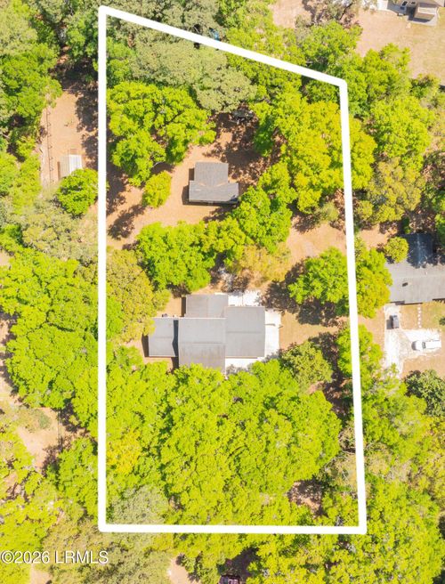 32 W Cedar Rd, Saint Helena Island, SC, 29920-3627 | Card Image