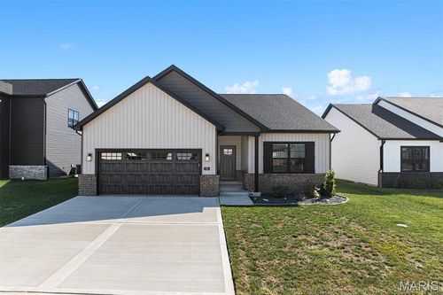 725 Conner Cir, Fairview Heights, IL, 62208-1020 | Card Image