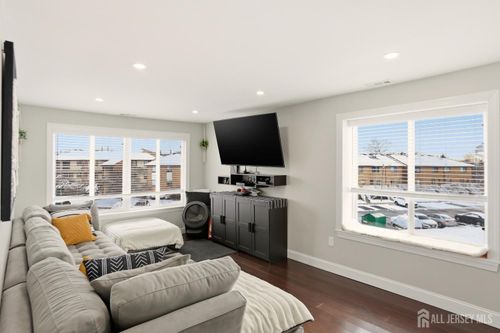 1506 Jesse Way, Piscataway, NJ, 08854-6418 | Card Image