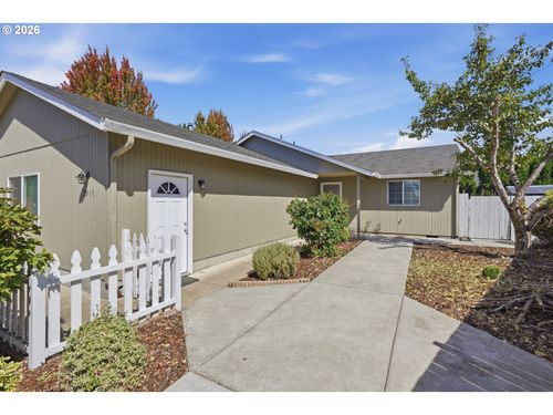 2915 Ne 161st Ave, Vancouver, WA, 98682-7354 | Card Image