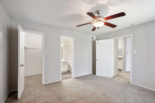 apt-2031-10101 Forum Park Dr, Houston, TX, 77036-8134 | Card Image
