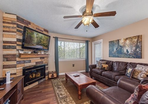 2102-1380 Ski View Dr, Gatlinburg, TN, 37738-4533 | Card Image