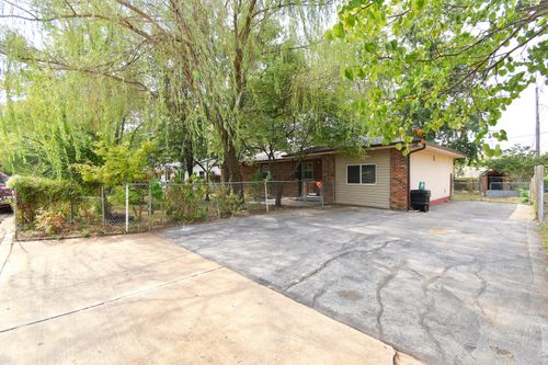 2303 S Orchard Ave, Bolivar, MO, 65613-2832 | Card Image