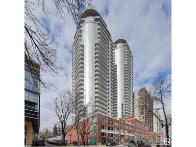 1005 - 10136 104 St Nw, Condo with 1 bedrooms, 1 bathrooms and null parking in Edmonton AB | Image 3