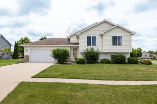 804 Johns Ln Se, Stewartville, MN, 55976-1489 | Card Image