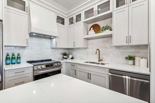 364 Prominence Hts Sw, Townhouse with 3 bedrooms, 3 bathrooms and 4 parking in Calgary AB | Image 12