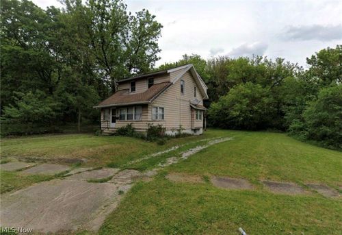 957 Bank St, Akron, OH, 44305-2550 | Card Image