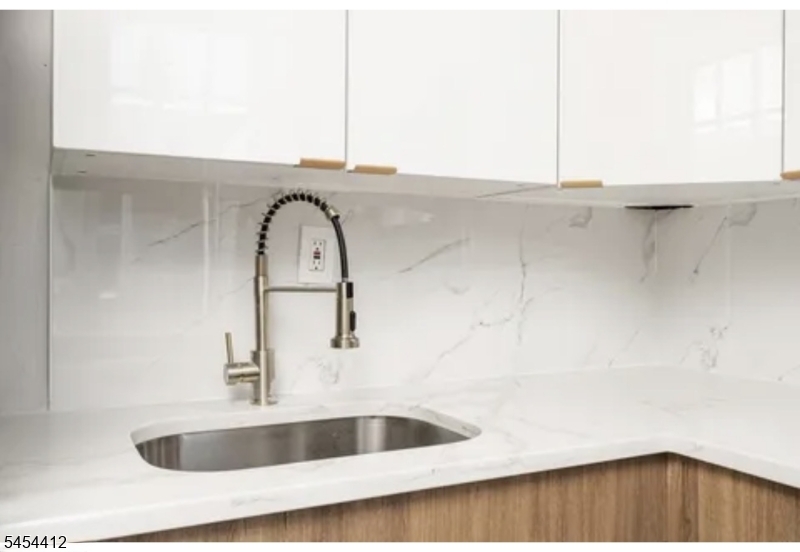 Residential Lease in Trenton City 4