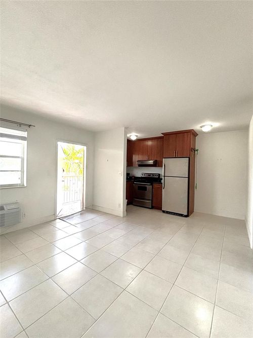 19-4071 N Dixie Hwy, Oakland Park, FL, 33334-3077 | Card Image