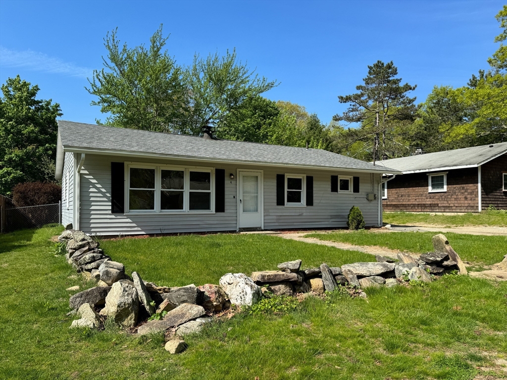 Abbey Ln, Foster, RI 02825