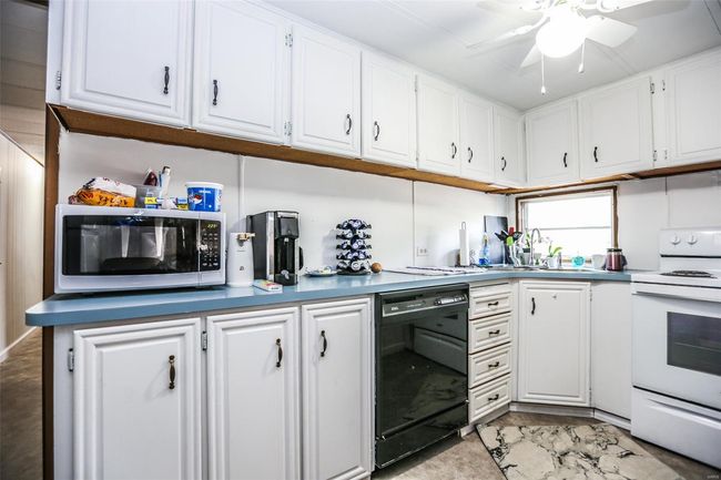 5507 Sassafras Ln, House other with 6 bedrooms, 3 bathrooms and 9 parking in High Ridge MO | Image 30
