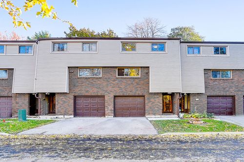 23-2020 Pharmacy Ave, Toronto, ON, M1T1H8 | Card Image