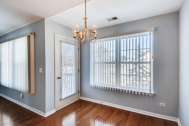 UNIT-3 - 1125 N Red Oak Cir, Condo with 2 bedrooms, 2 bathrooms and 1 parking in Round Lake Beach IL | Image 4