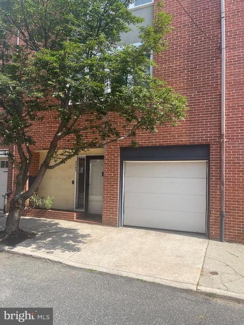 2045 North St, PHILADELPHIA, PA, 19130-3217 | Card Image