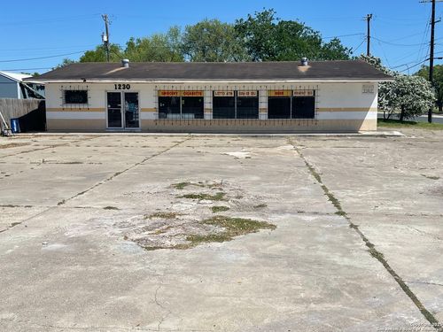 1230 E Santa Gertrudis St, Kingsville, TX, 78363-4704 | Card Image