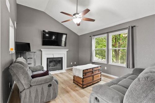 20204 E 16th St N, Independence, MO, 64056-1450 | Card Image