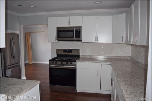 401 W Liberty St, South Lyon, MI, 48178-1342 | Card Image